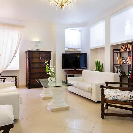 La Vega Hotell 4*
