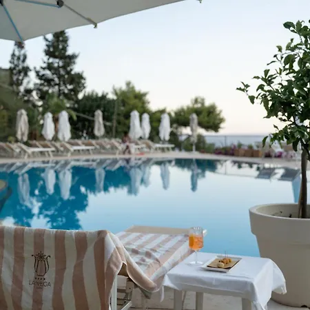 Hotel La Vega 4*